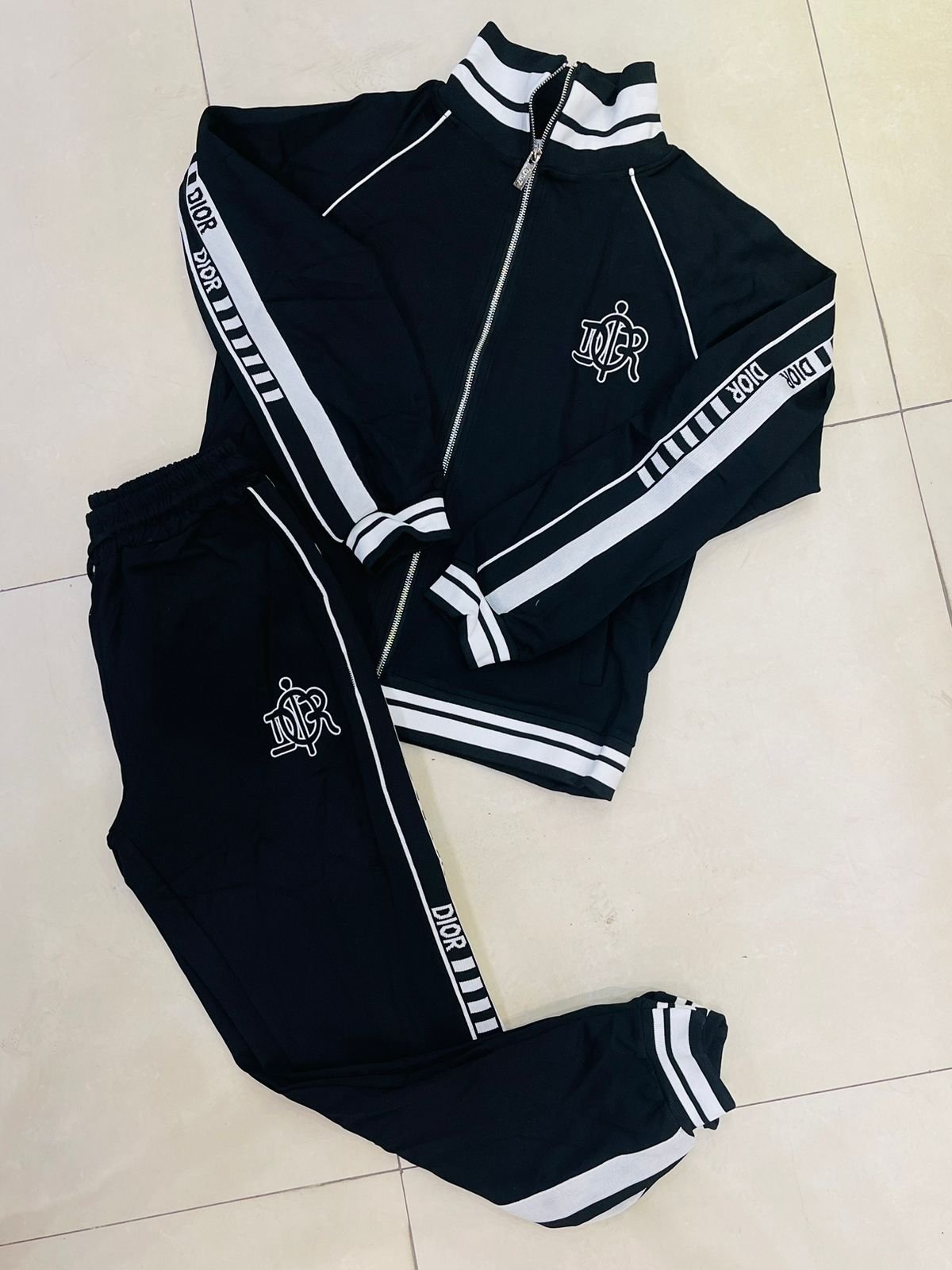TRACKSUIT -129