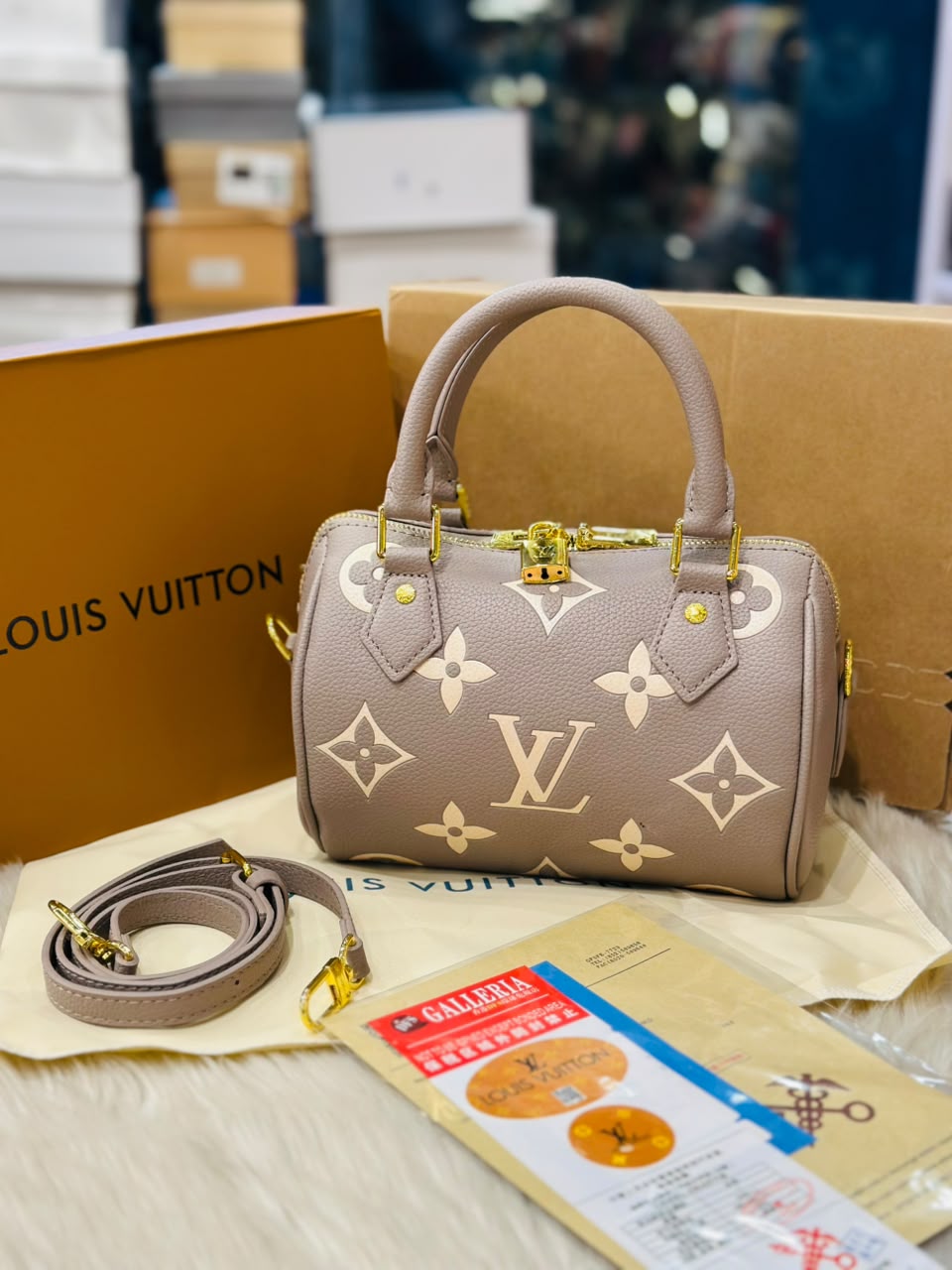 Louis Vuitton Beige Speedy Bandoulière Bag