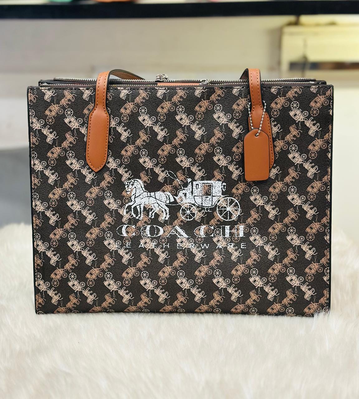 Horse and Carriage Print Ace Tote-HB056