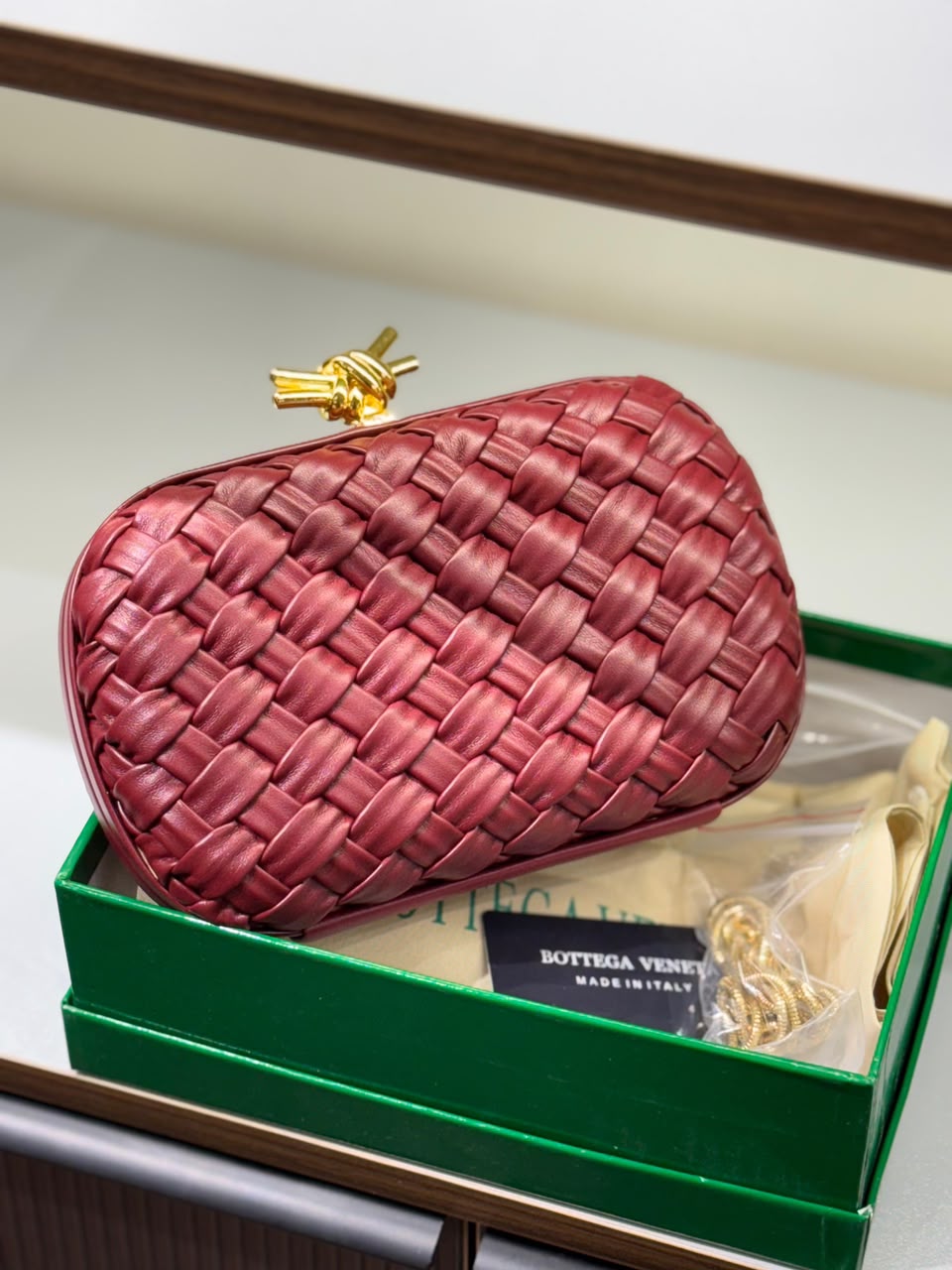 Veneta Knot leather clutch-HB98