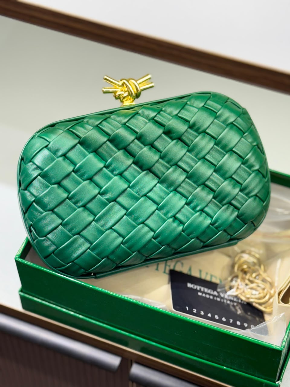 Veneta Knot leather clutch-HB97