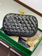 Veneta Knot leather clutch-HB96