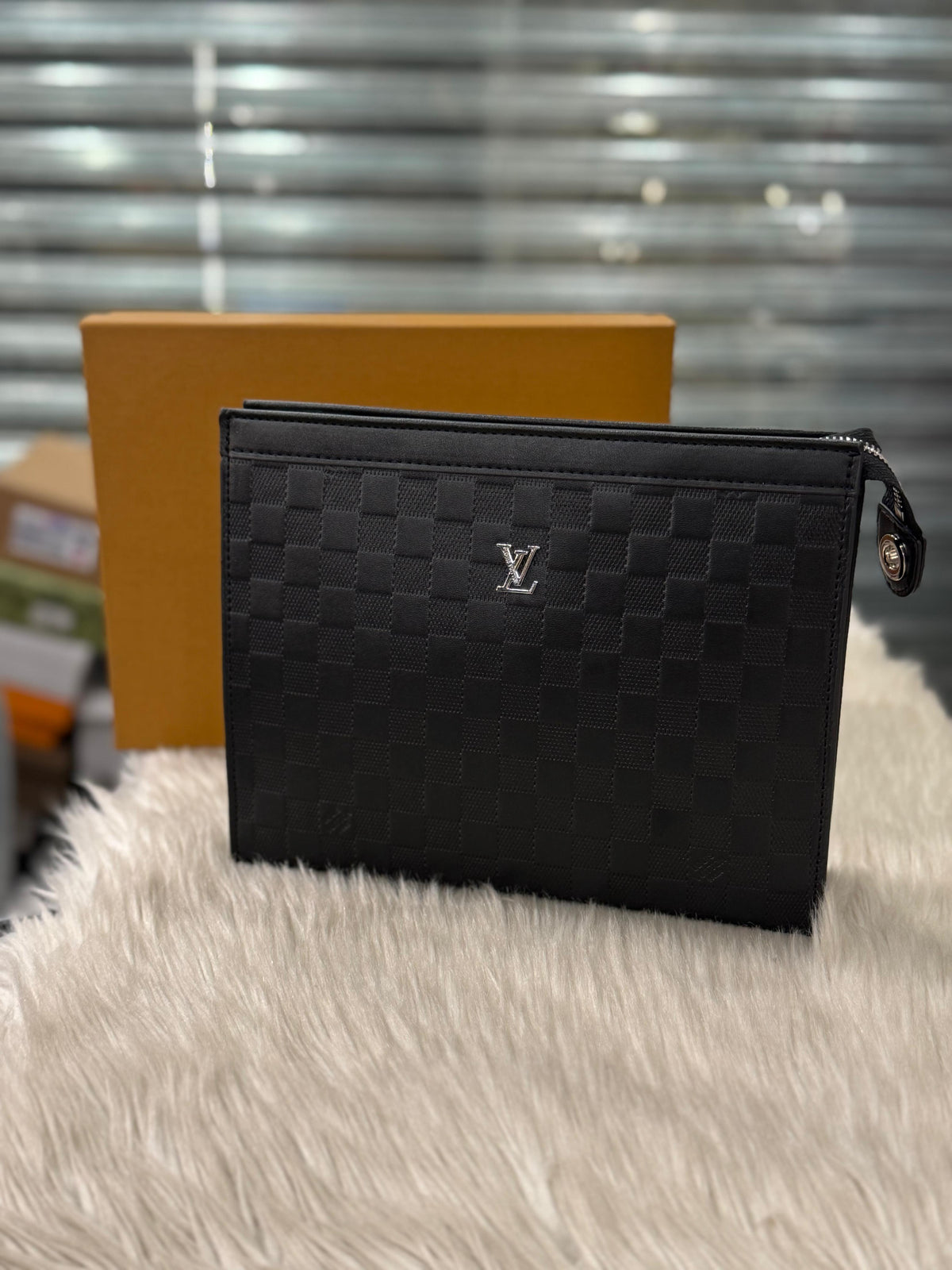Male Hand Pouch-09