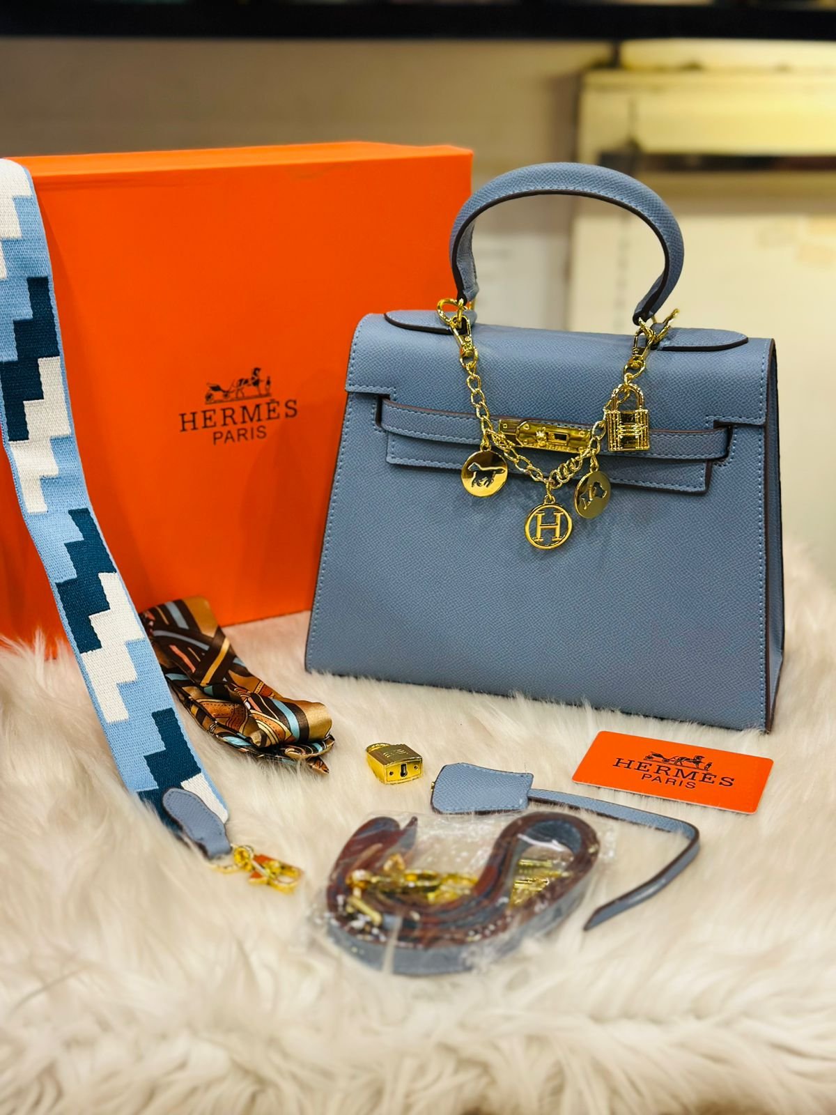 HAND BAG -60