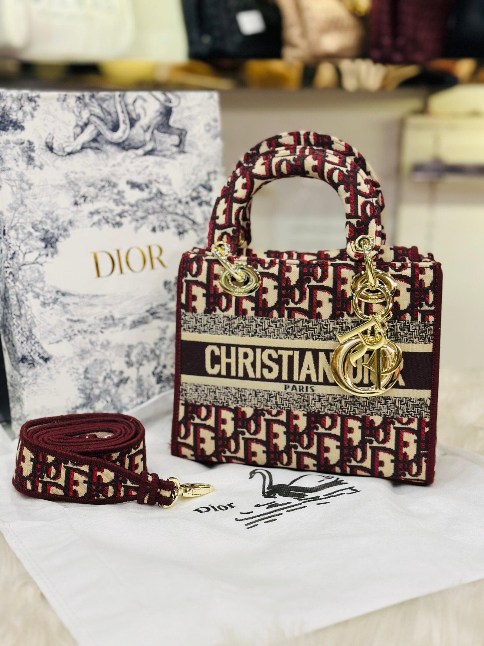 HAND BAG -60