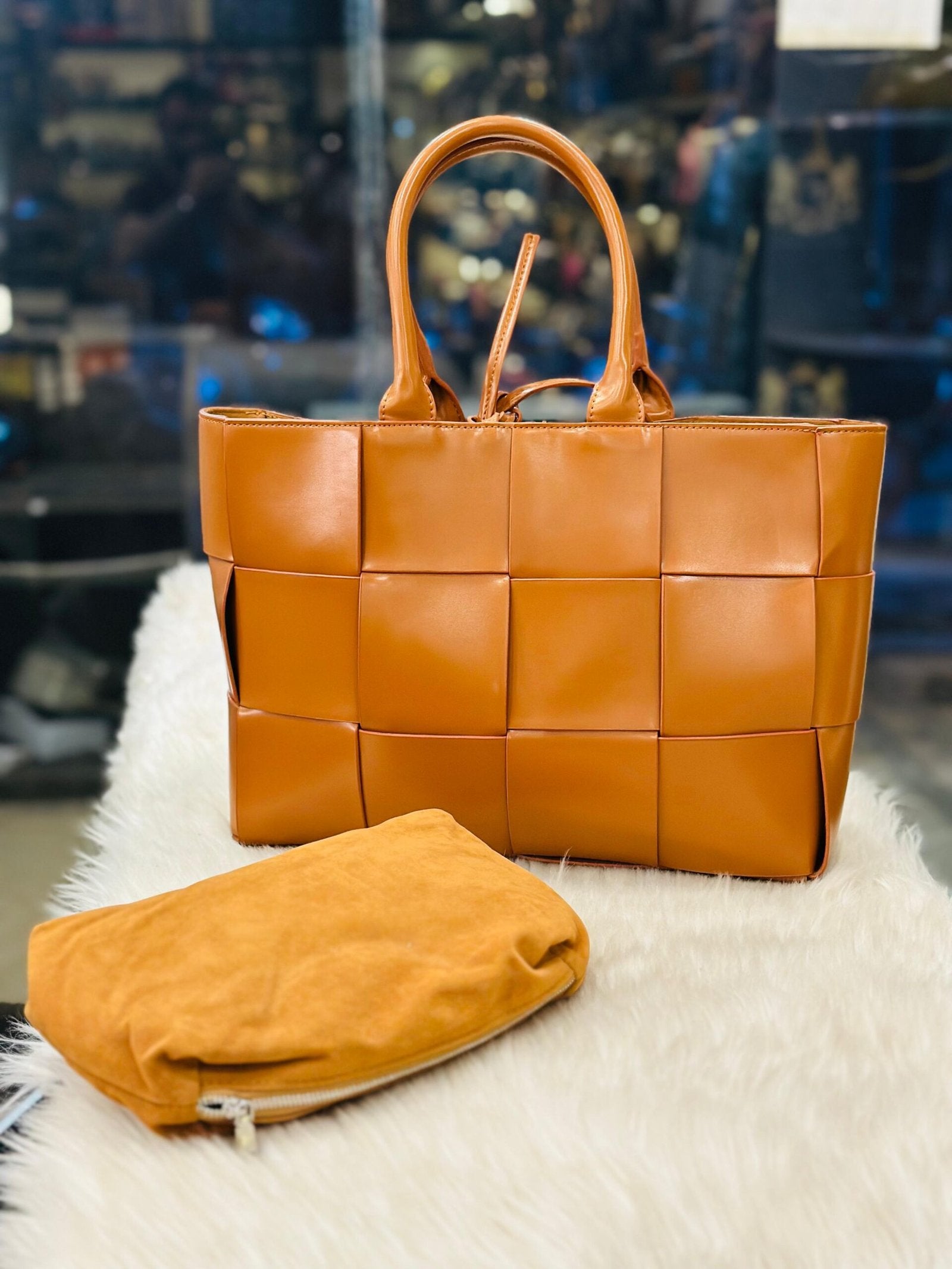 HAND BAG -111