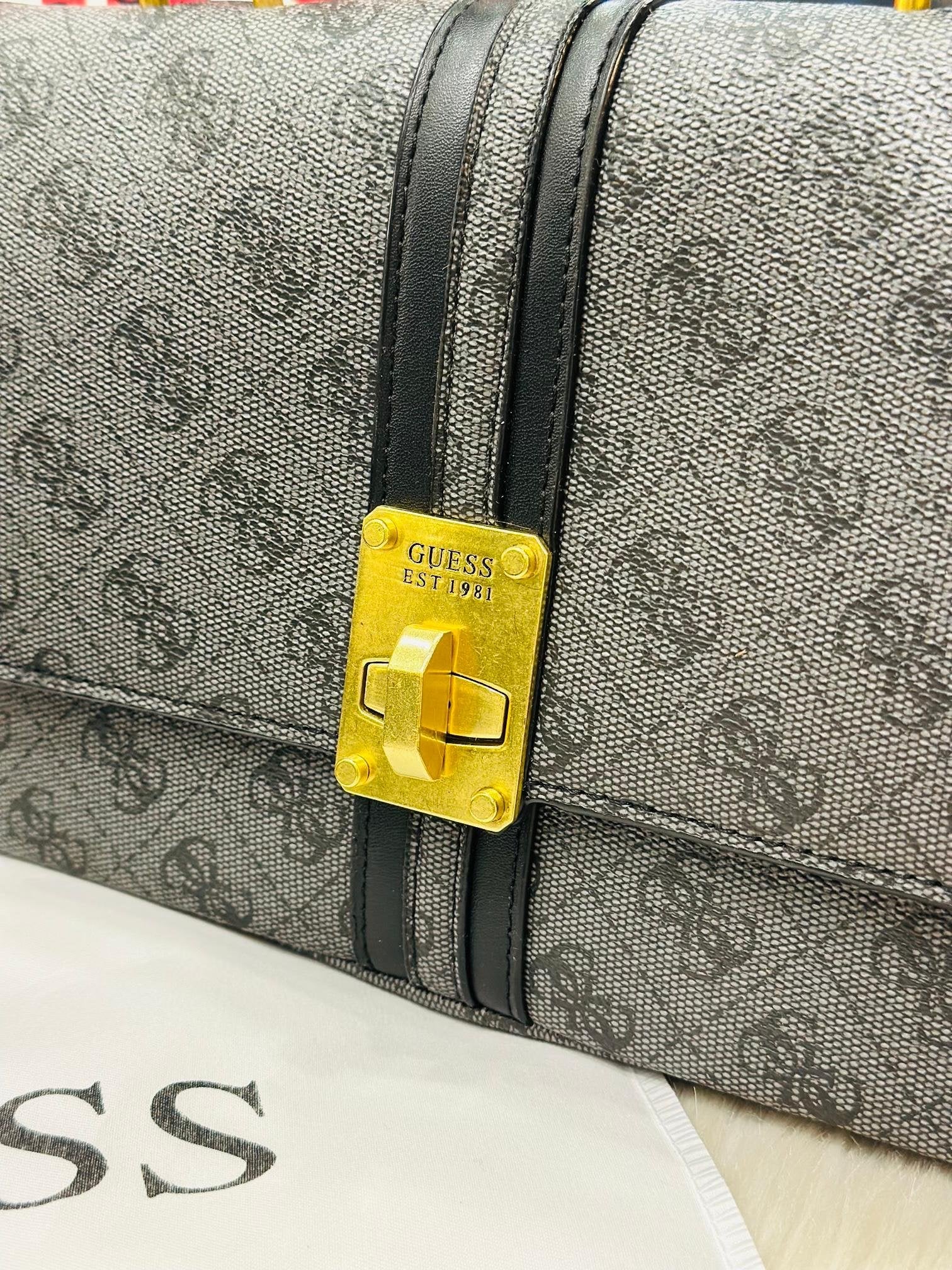 HAND BAG -60