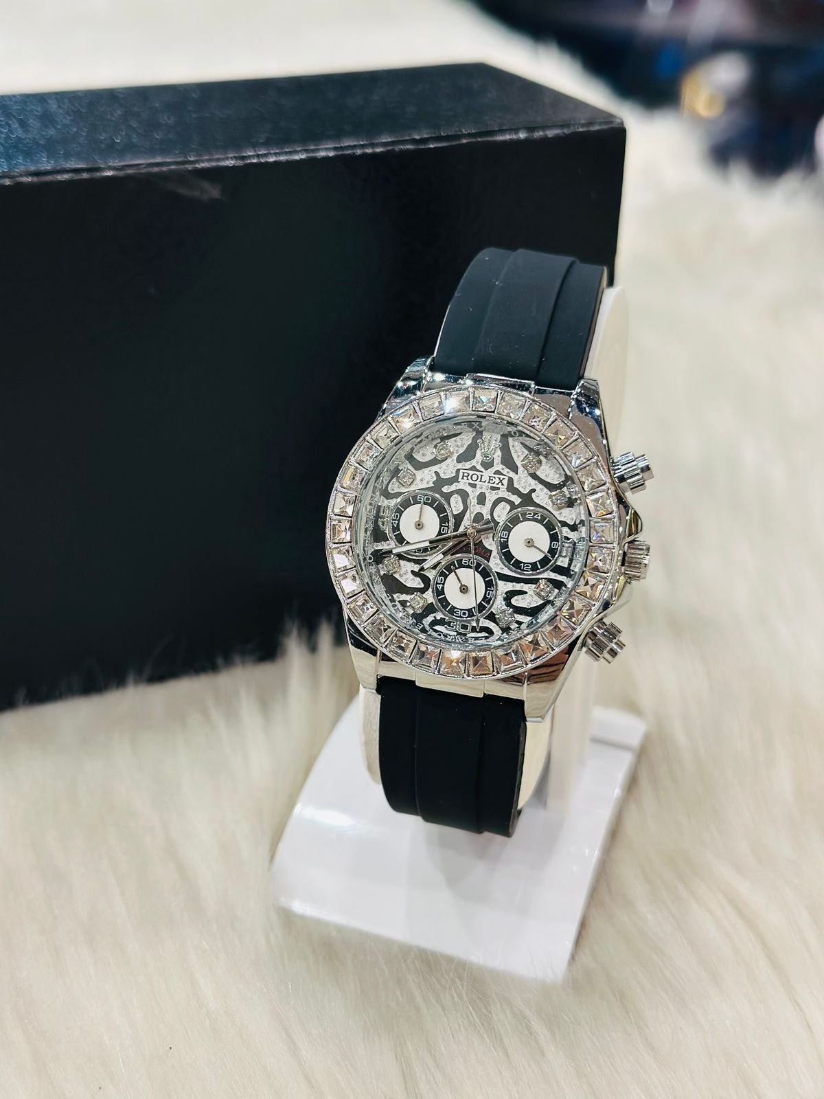 WATCH -52